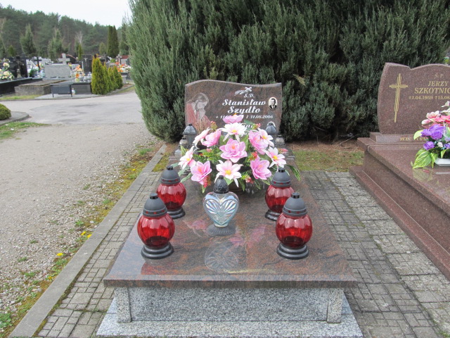 Grób Adam Szydło