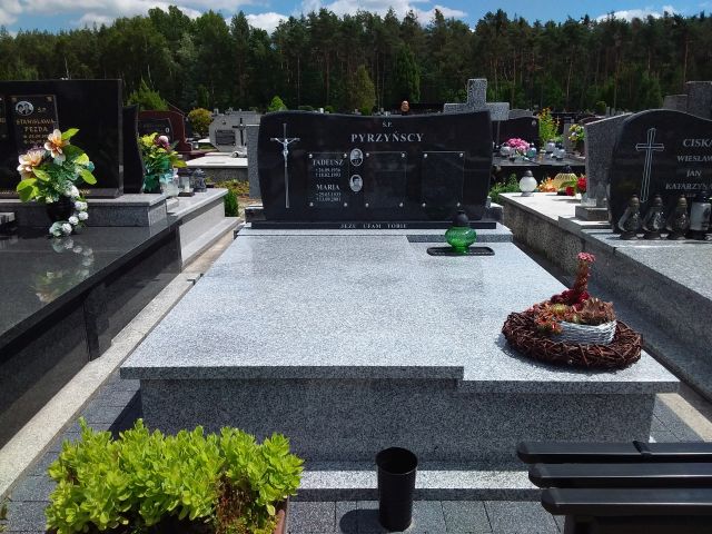 Grób Tadeusz Pyrzyński