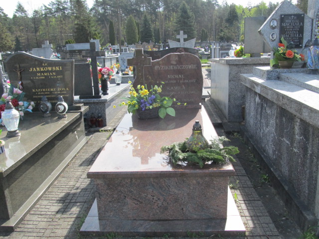 Grób Michał Pyzikiewicz