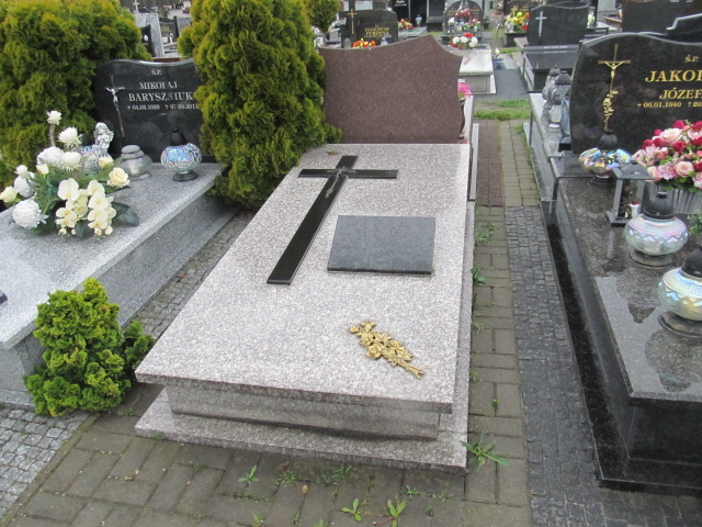 Grób Irena Matuszek