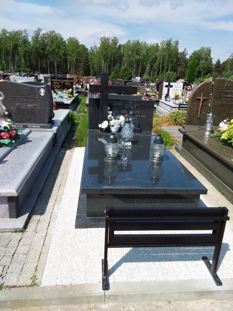 Grób Konstanty Ujas